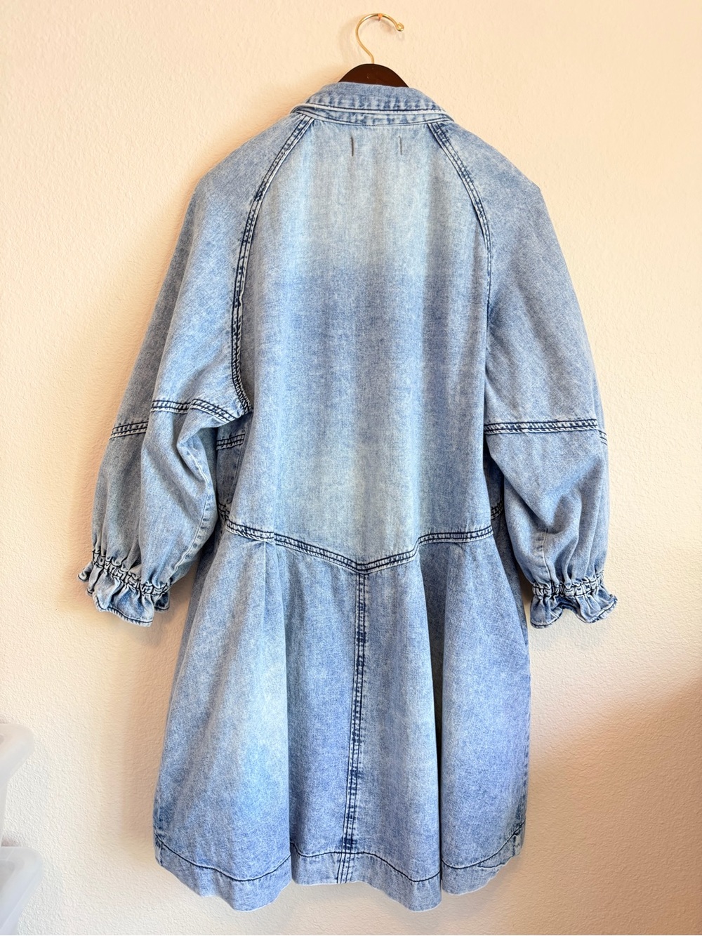We the Free Hannah Denim mini dress buttondown, pockets, acid wash, Sz L - Picture 4 of 12